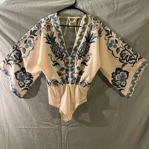 Source Unknown Cream and Blue Floral Bodysuit